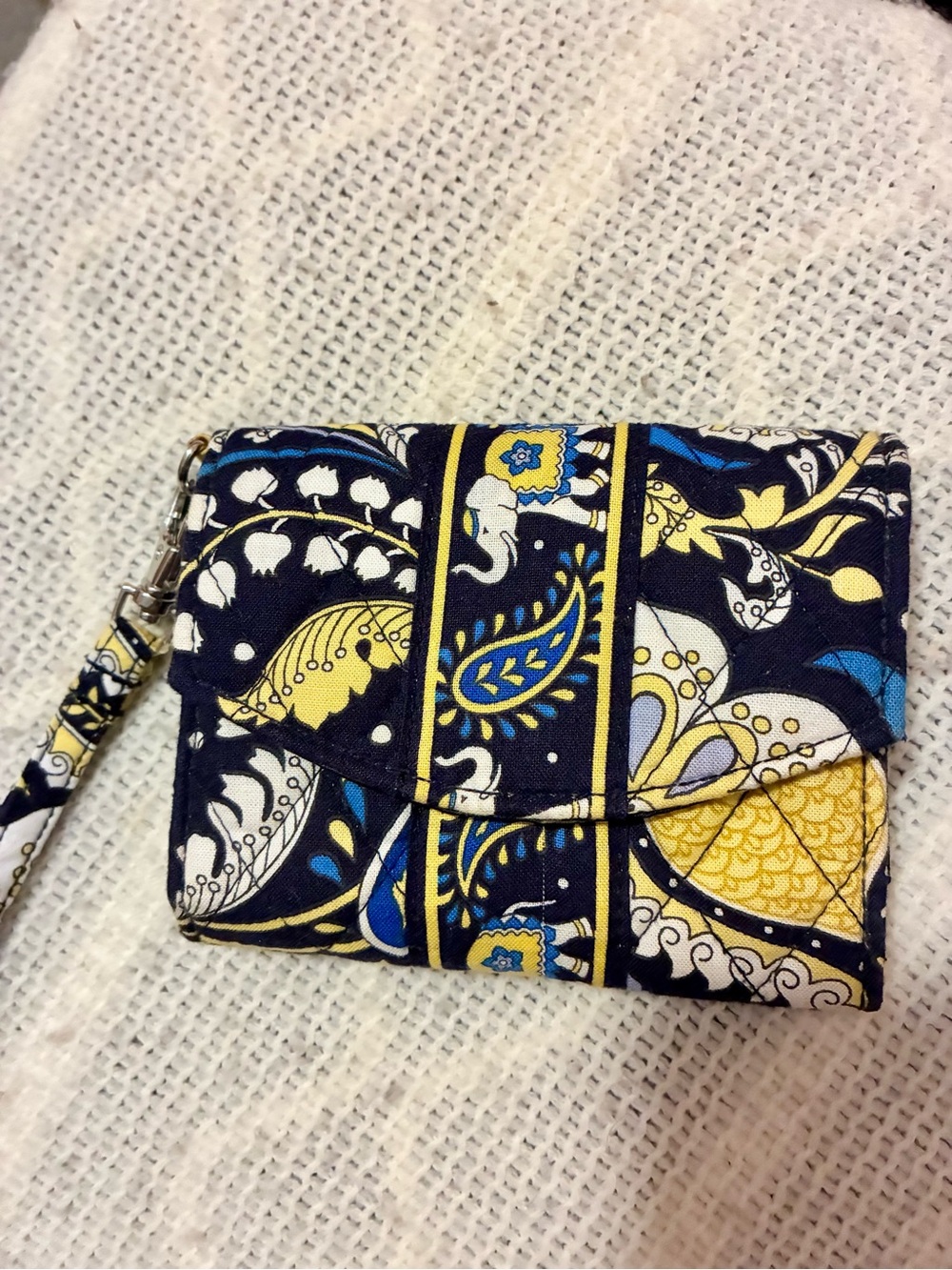Vera Bradley Ellie Blue Retired Elephant Paisley Wristlet Wallet